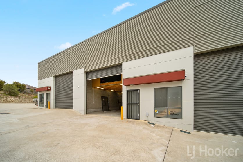 Click to view all images 2/8 Gregg Place Crestwood NSW 2620 - Image 3