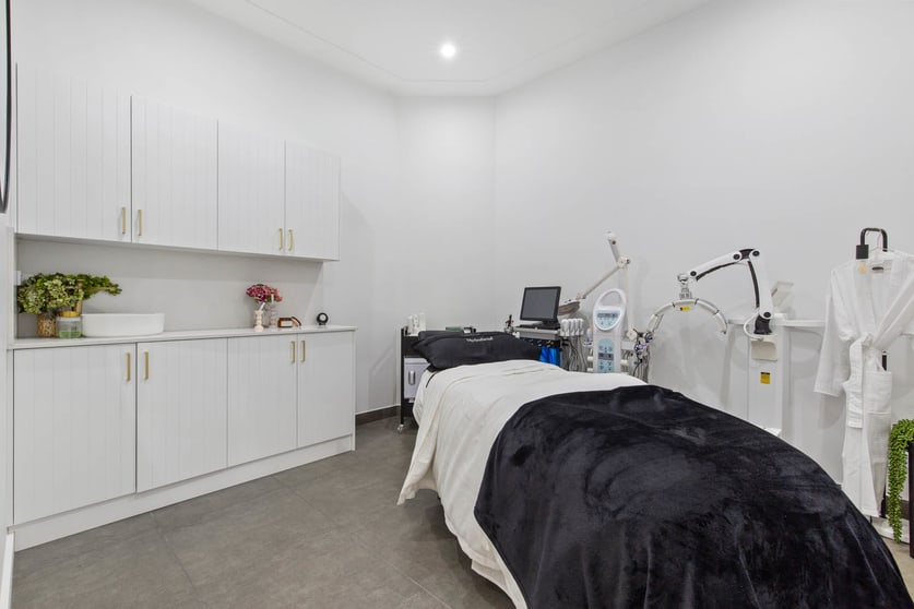 Click to view all images 355 Princes Highway Carlton NSW 2218 - Image 3