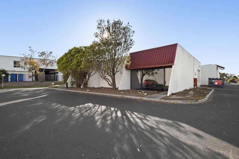 Click to view all images 1 & 2/1140 Nepean Highway Mornington VIC 3931 - Image 3