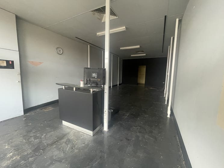 Click to view all images 4/138 Middle Street Hadfield VIC 3046 - Image 3