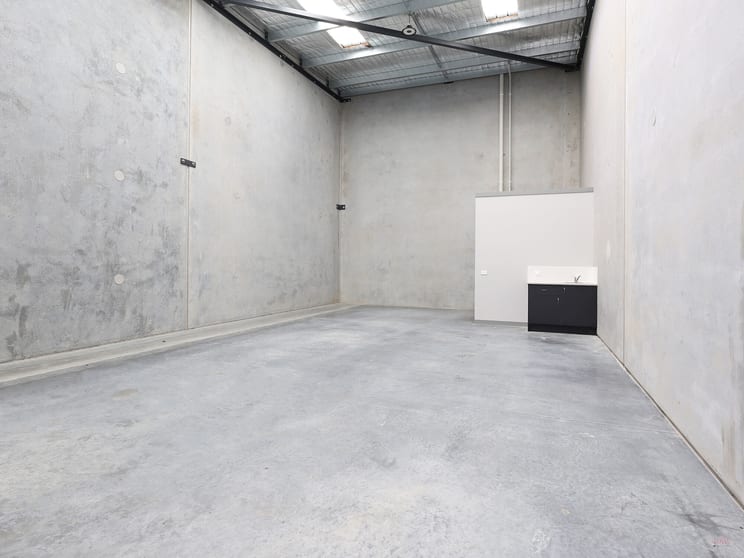 Click to view all images 3/2 Red Fields Road Moss Vale NSW 2577 - Image 3