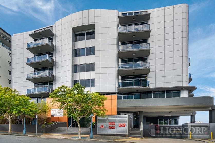 Click to view all images Upper Mount Gravatt QLD 4122 - Image 1
