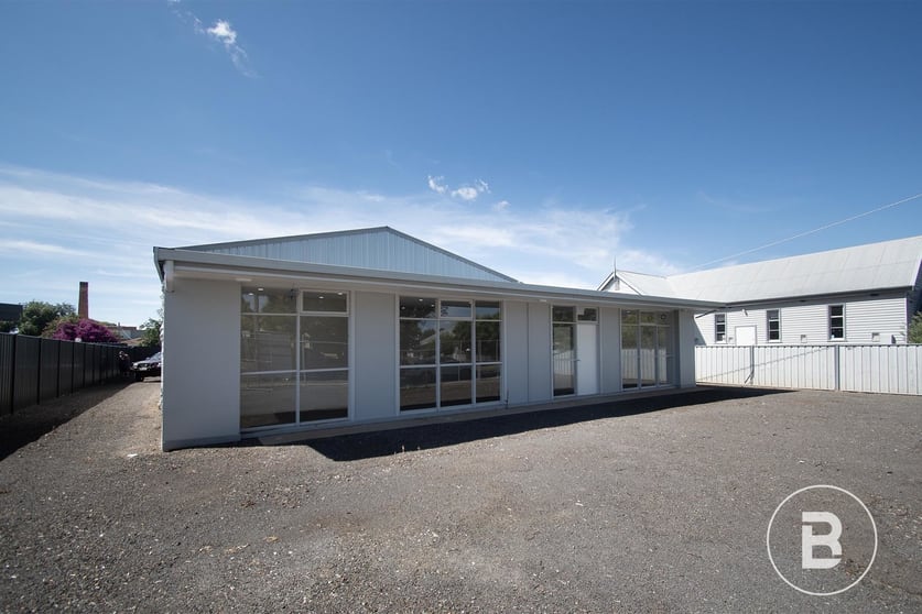 Click to view all images 92 Napier Street Maryborough VIC 3465 - Image 2