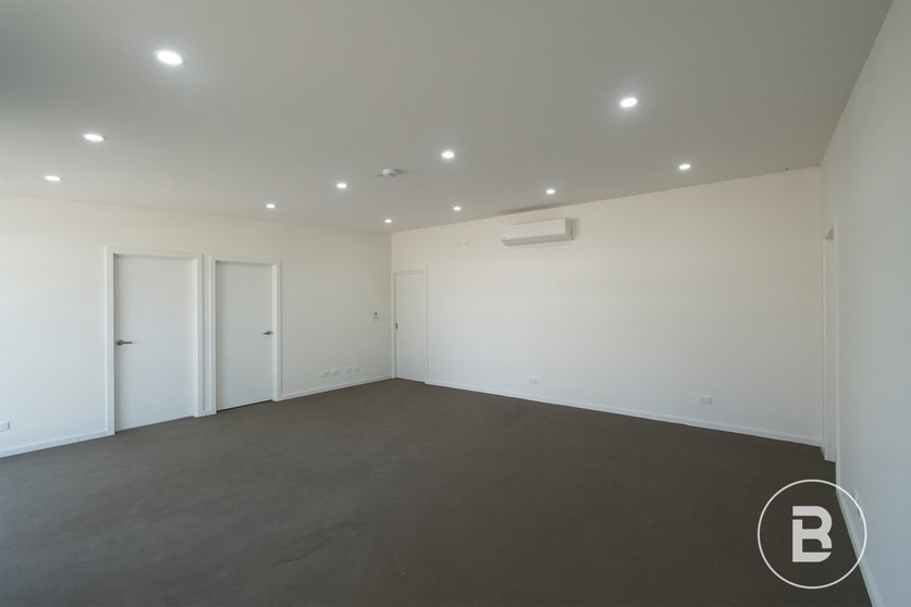 Click to view all images 92 Napier Street Maryborough VIC 3465 - Image 3