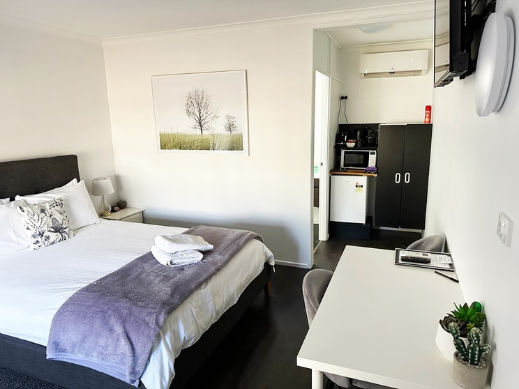 Click to view all images St Arnaud VIC 3478 - Image 2