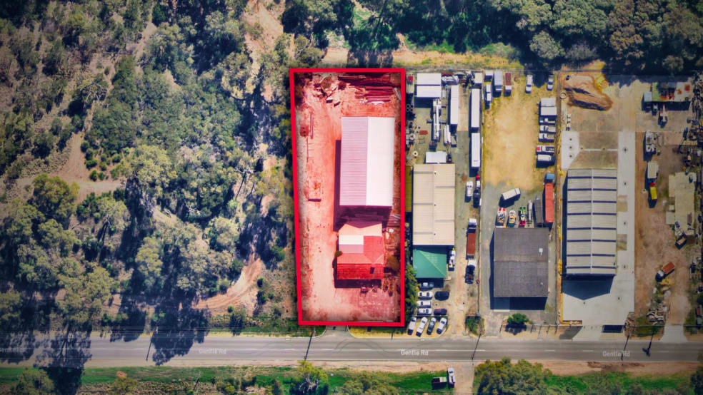 Click to view all images 1 Gentle Road Kwinana Beach WA 6167 - Image 1