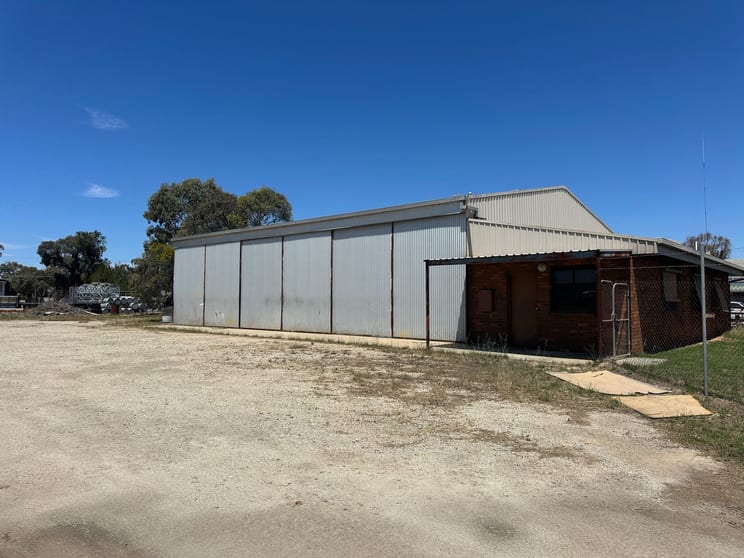 Click to view all images 7 Weinberg Street Cohuna VIC 3568 - Image 2