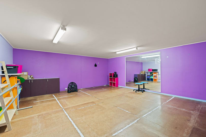 Click to view all images Unit 2/10 Bon-Mace Close Berkeley Vale NSW 2261 - Image 1
