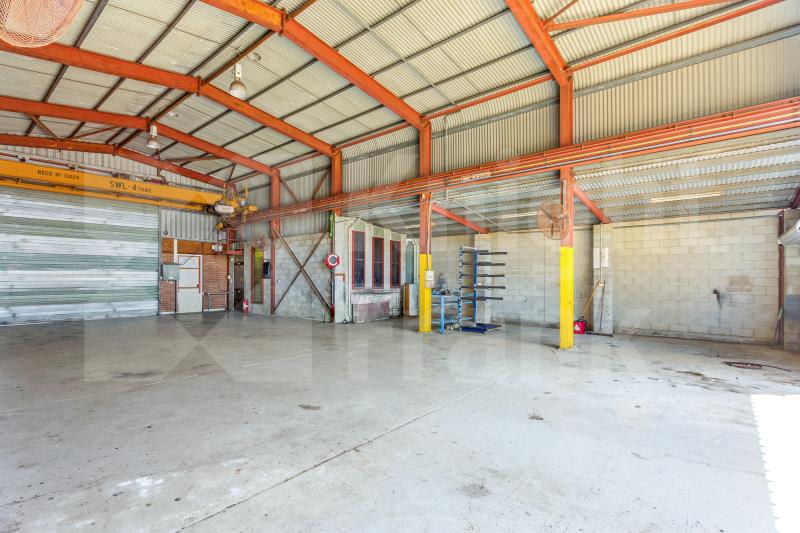 Click to view all images Whole of the property/54 Hollingsworth Street Kawana QLD 4701 - Image 3