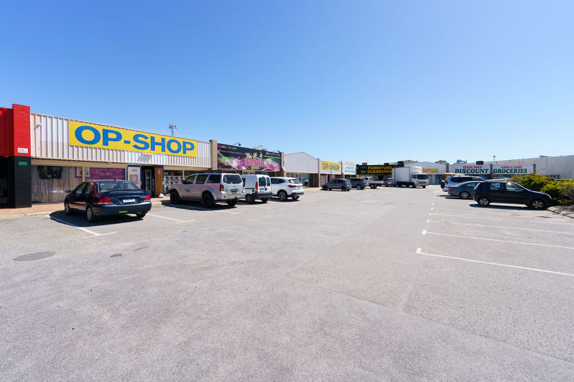 Click to view all images 8/203 Railway Avenue Kelmscott WA 6111 - Image 2