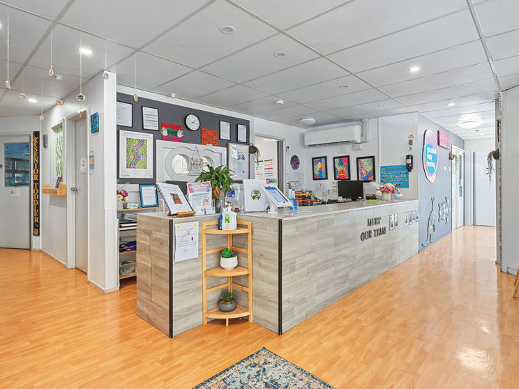 Click to view all images 91-93 Alexander Drive Highland Park QLD 4211 - Image 3