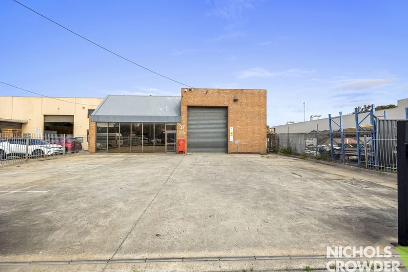 Click to view all images 37 Hinkler Road Mordialloc VIC 3195 - Image 3
