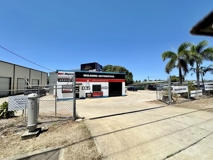 Click to view all images 362 Stuart Drive Wulguru QLD 4811 - Image 2