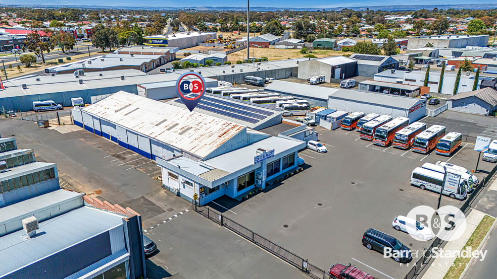 Click to view all images 97 Forrest Avenue Bunbury WA 6230 - Image 2
