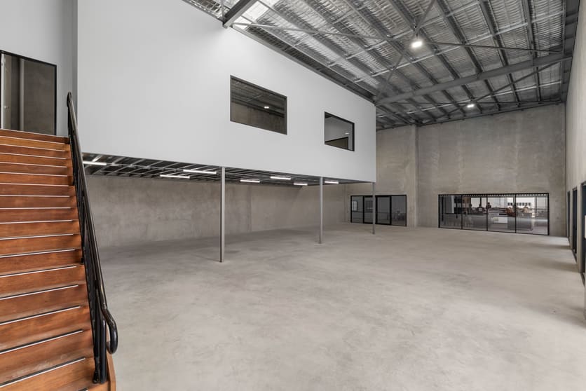 Click to view all images 183 Hume Drive Bundamba QLD 4304 - Image 4