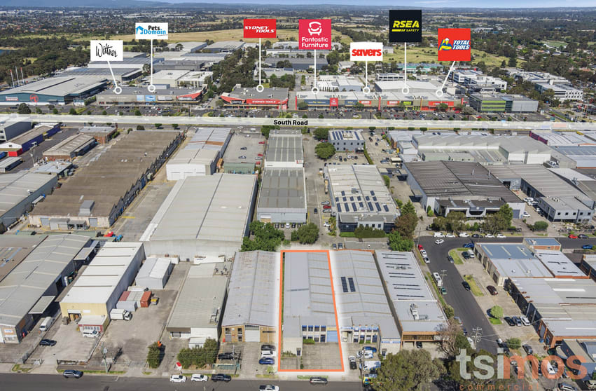 Click to view all images 6 Powlett Street Moorabbin VIC 3189 - Image 2