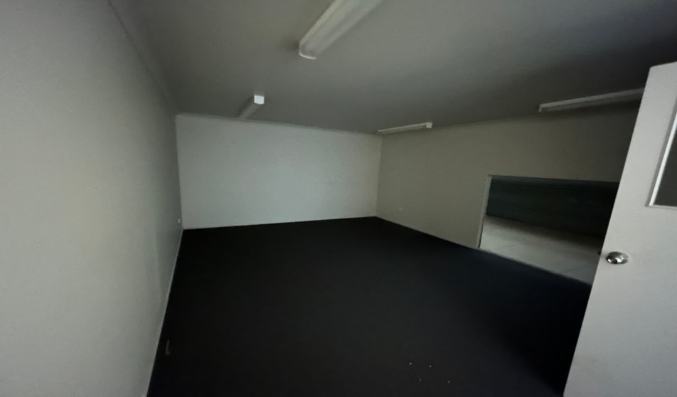 2/102 Islander Road Pialba QLD 4655 - Image 2