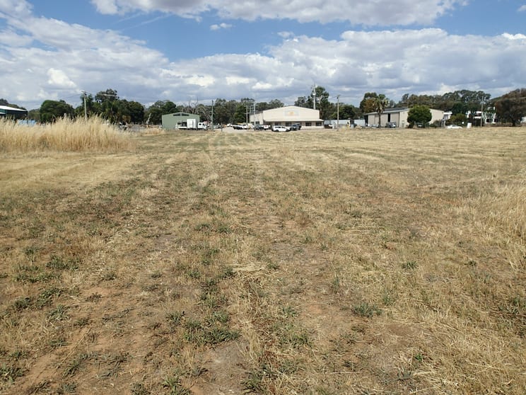 Click to view all images 18-20 Header World Avenue Corowa NSW 2646 - Image 3