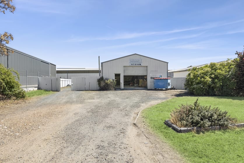 Click to view all images 5 McGibbony Street East Ararat VIC 3377 - Image 1