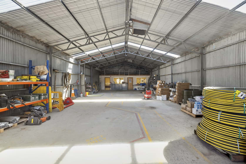 Click to view all images 5 McGibbony Street East Ararat VIC 3377 - Image 2