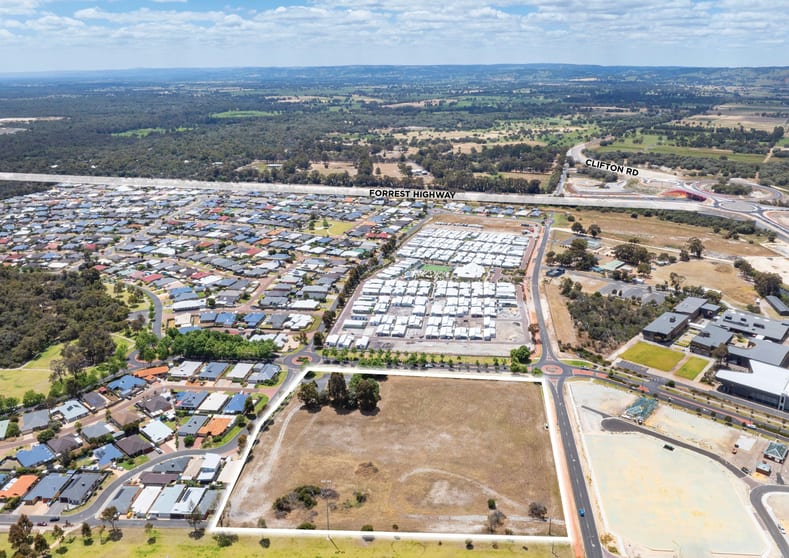 Click to view all images 22 Norfolk Lane Australind WA 6233 - Image 3