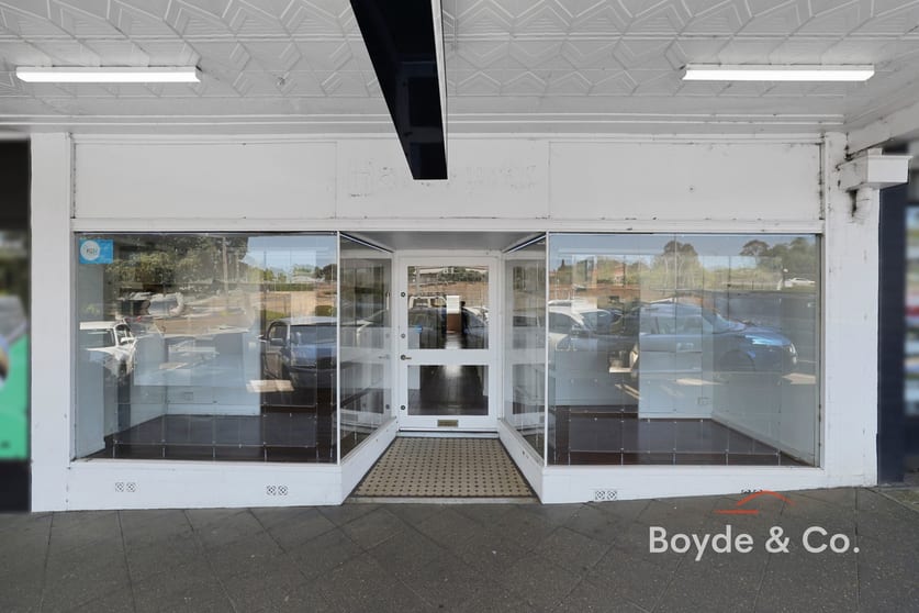 Click to view all images 81 Princes Way Drouin VIC 3818 - Image 3