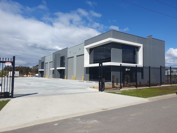 Click to view all images 5/12-14 Leesons Road Traralgon East VIC 3844 - Image 2
