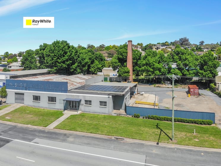 Click to view all images 54-58 Adelong Road Tumut NSW 2720 - Image 1