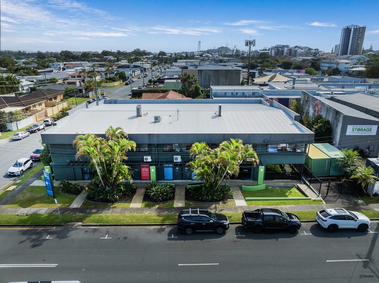 Click to view all images 25 Lemana Lane Burleigh Heads QLD 4220 - Image 3