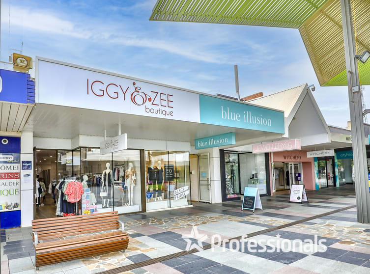 Click to view all images 67 & 67a Langtree Avenue Mildura VIC 3500 - Image 3