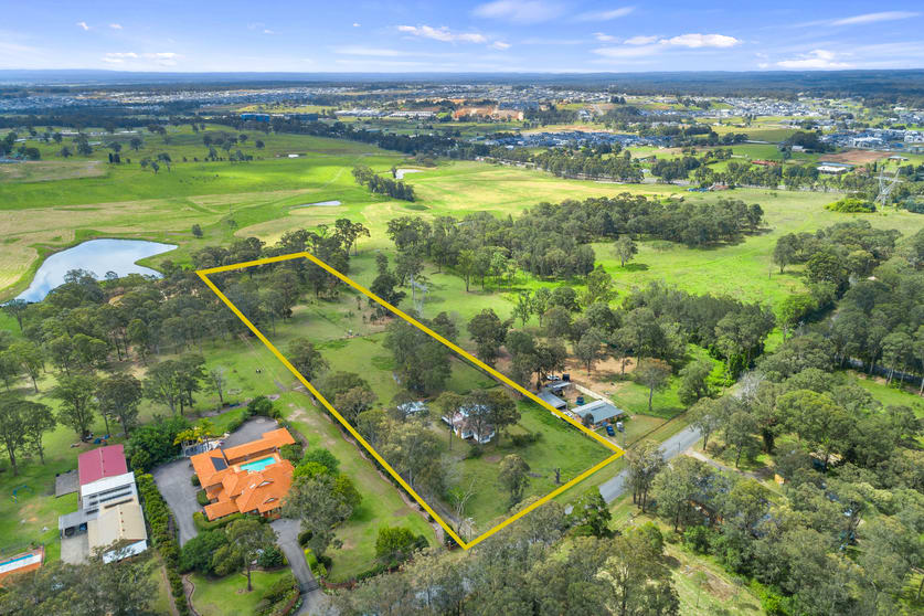 Click to view all images 62 Guntawong Road Rouse Hill NSW 2155 - Image 3