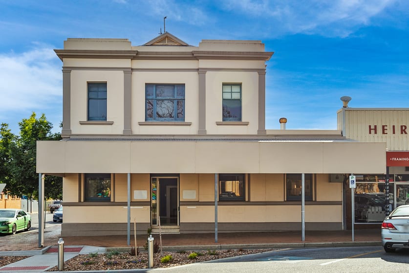 Click to view all images 44 East Terrace Loxton SA 5333 - Image 1