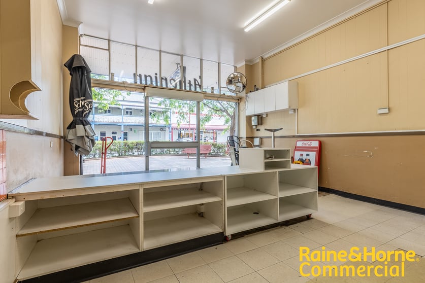 Click to view all images 137 Talbragar Street Dubbo NSW 2830 - Image 2
