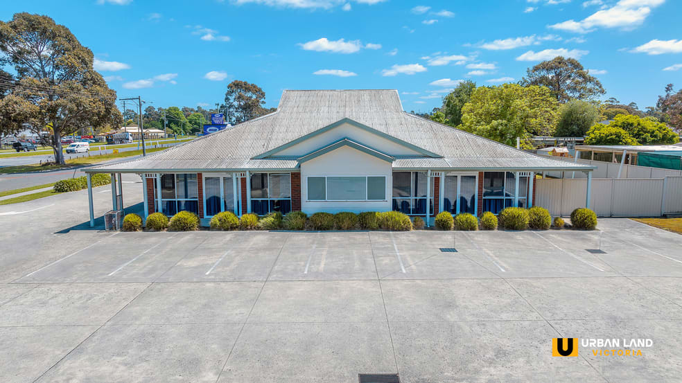 Click to view all images 200-204 Princes Highway Pakenham VIC 3810 - Image 2