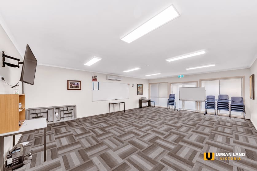 Click to view all images 200-204 Princes Highway Pakenham VIC 3810 - Image 3