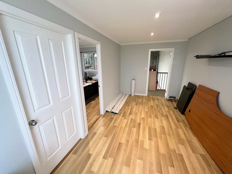 Click to view all images 4/15 Corporate Place Hillcrest QLD 4118 - Image 3