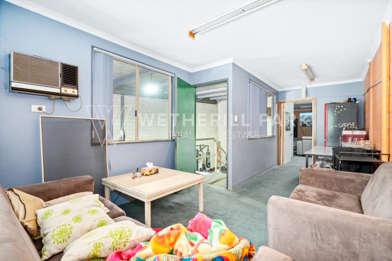 Click to view all images Chipping Norton NSW 2170 - Image 3