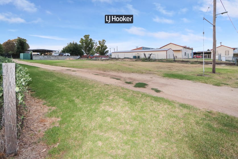 Click to view all images 2-8 Mansfield Street Inverell NSW 2360 - Image 3