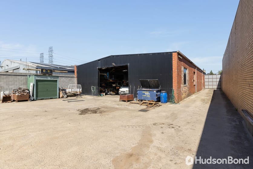 Click to view all images 24 Blaxland Avenue Thomastown VIC 3074 - Image 3