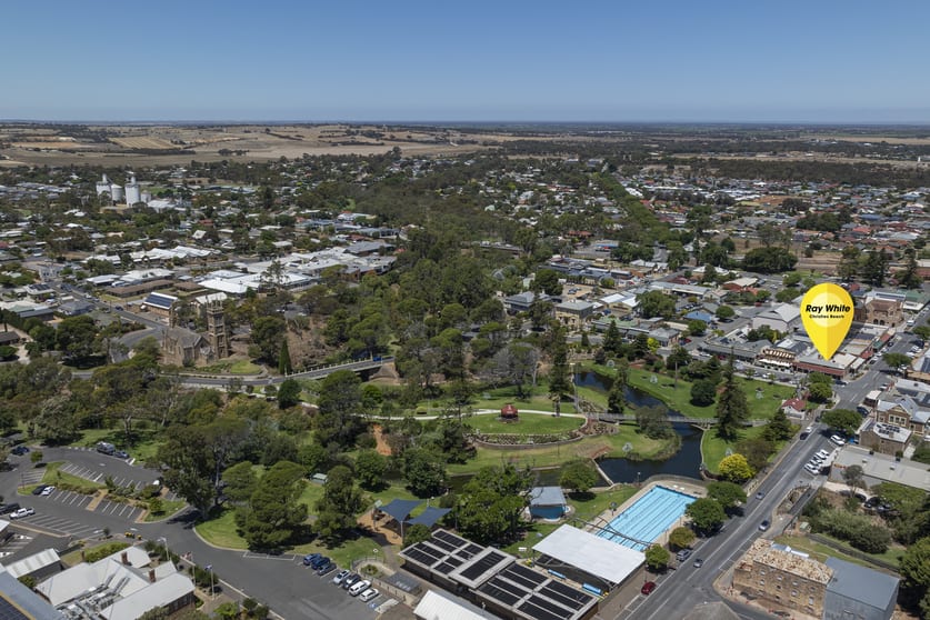 Click to view all images 18 Albyn Terrace Strathalbyn SA 5255 - Image 1