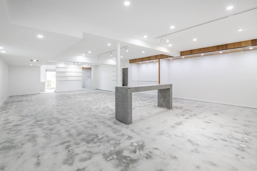 Click to view all images 2/33 Central Drive Burleigh Heads QLD 4220 - Image 3