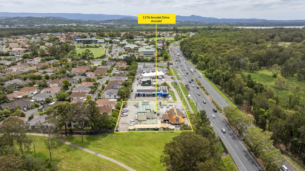 Click to view all images 117A Arundel Drive Arundel QLD 4214 - Image 3