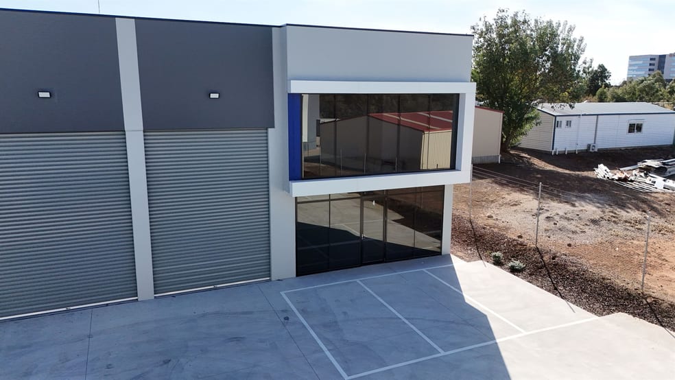 Click to view all images 1-7/22 Linmax Court Point Cook VIC 3030 - Image 3