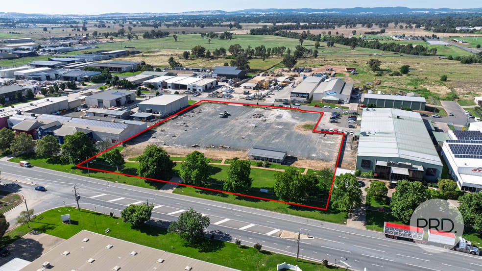 Click to view all images 160 Hammond Avenue Wagga Wagga NSW 2650 - Image 2