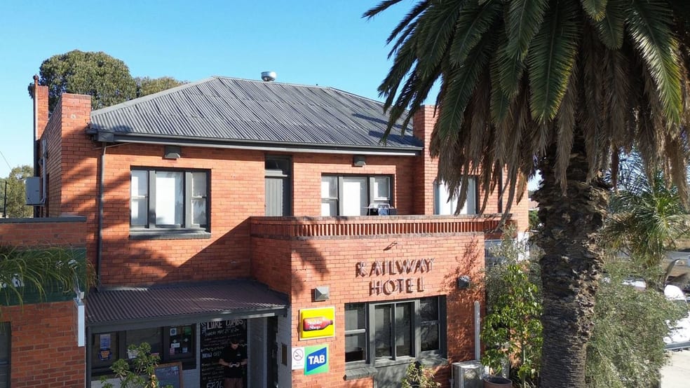 Click to view all images 4910 Goulburn Valley Highway Murchison East VIC 3610 - Image 2