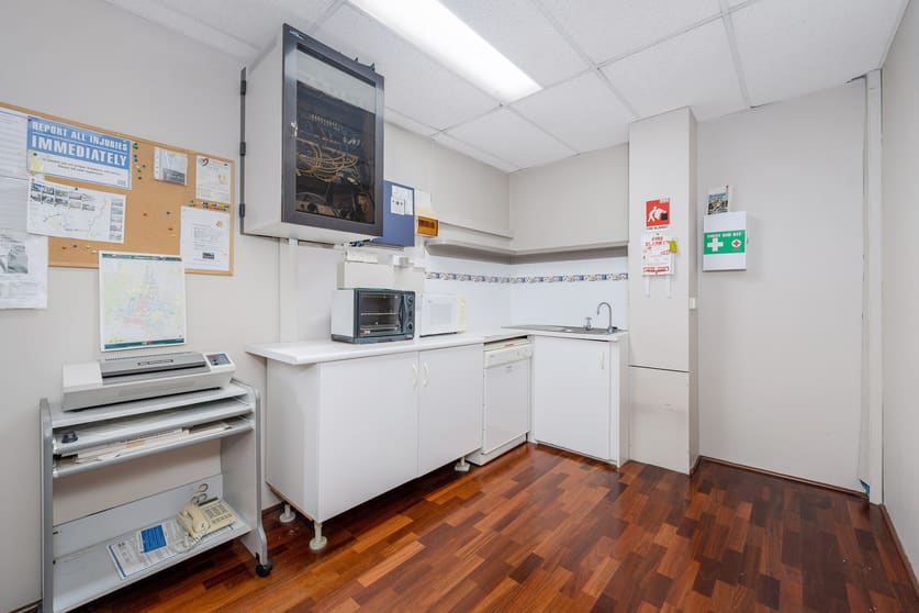 Click to view all images 2 & 3/410 Church Street Parramatta NSW 2150 - Image 2