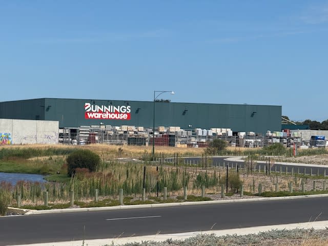 Click to view all images 5 Saltwood Drive Australind WA 6233 - Image 2