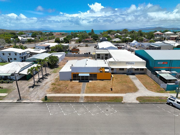 Click to view all images 23-25 Williams Street Bowen QLD 4805 - Image 1