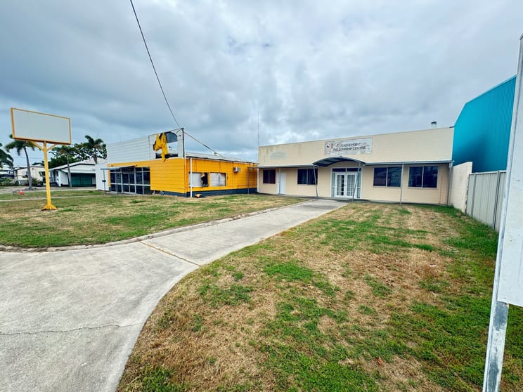 Click to view all images 23-25 Williams Street Bowen QLD 4805 - Image 3