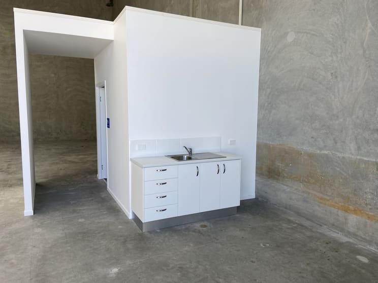 Click to view all images Unit 2/3 Packer Road Baringa QLD 4551 - Image 3